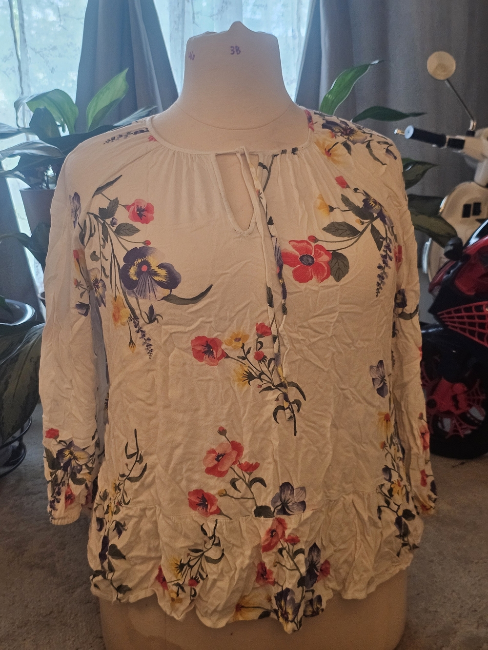 Old Navy White Floral Tie-Neck Peasant Blouse